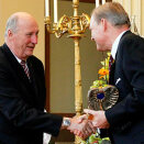 1 February: King Harald presents the 2011 Heart Award to Professor Geir Christensen at the opening of the Heart Campaign 2011  (Photo: Berit Roald / Scanpix)